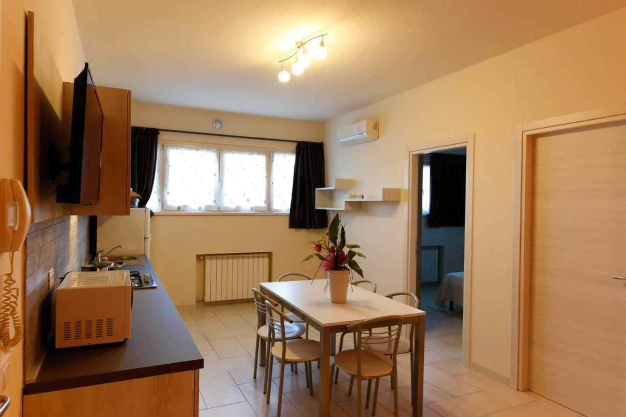 Appartamenti Residence Tulipano Σιρμιόνε Εξωτερικό φωτογραφία